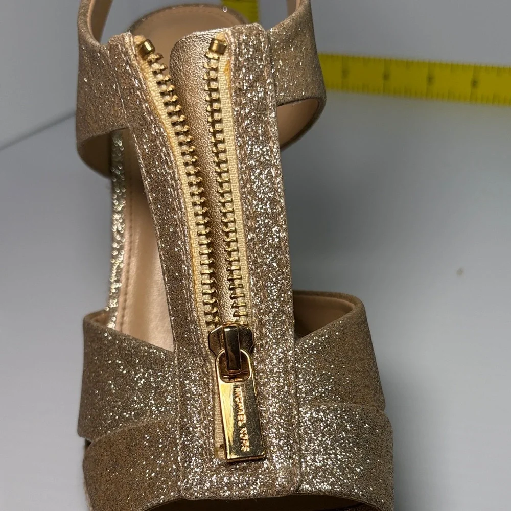 Micheal kors size 8 Sparkling Gold 5”  Wedge zip up‎ Sandals fc5. Stunning!!!